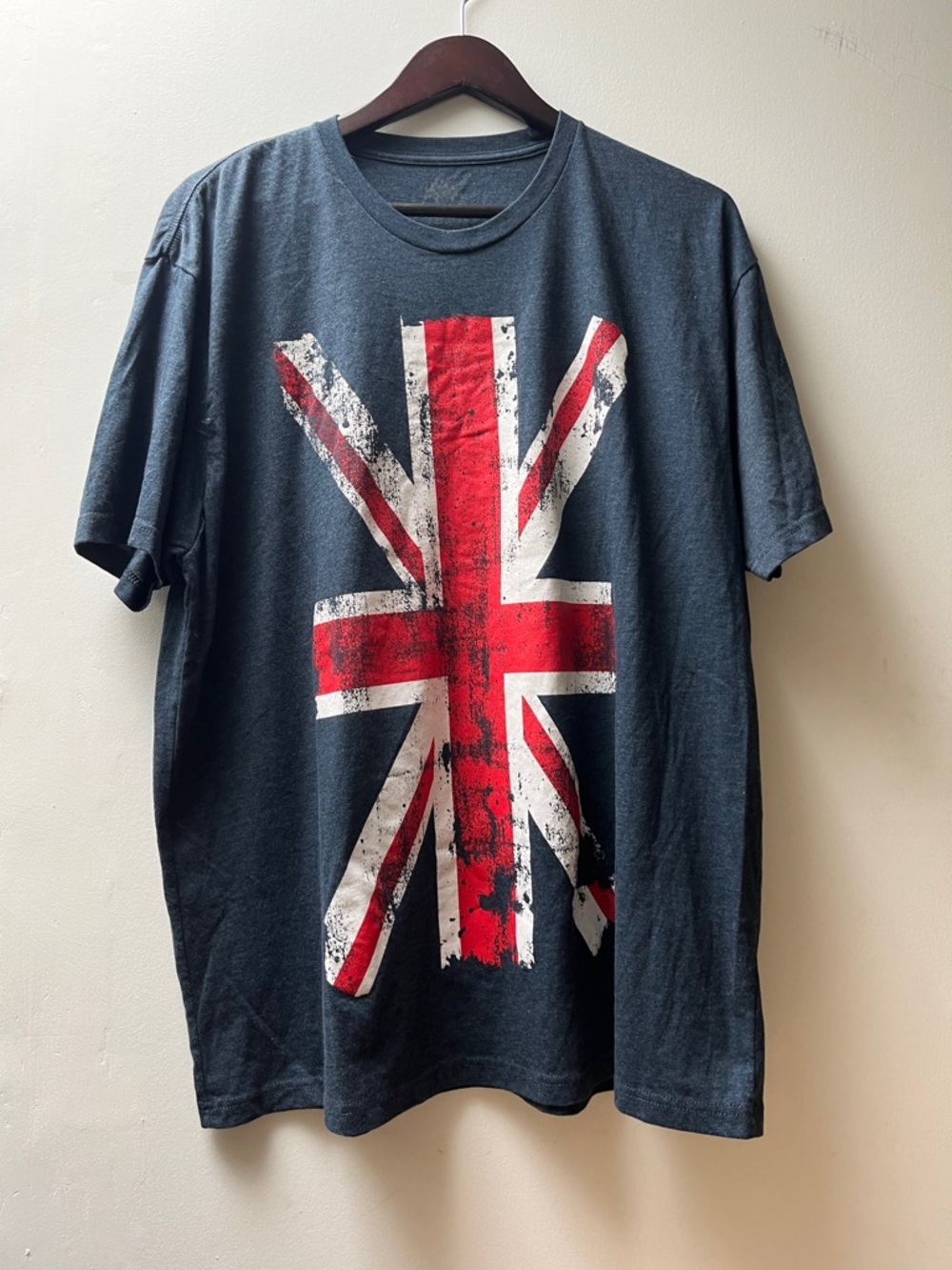 Men's Dark Bluish Graphic T-Shirt with Distressed Union Jack, Size XXL